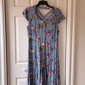 Vintage floral sundress with pearlescent buttons and crisscross back